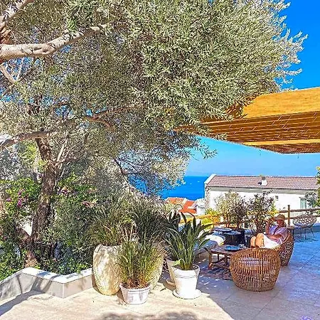 Hotel Pilos